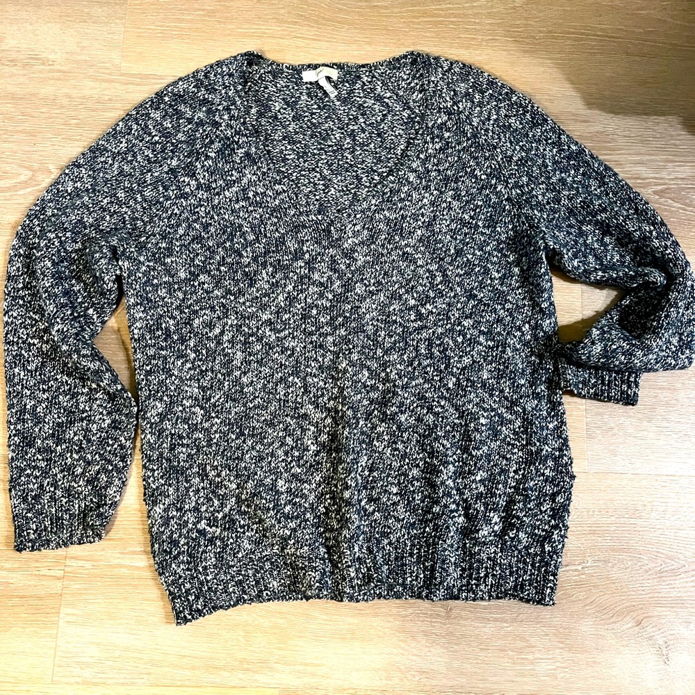 Beautiful Joie v-neck sweater- sz. S